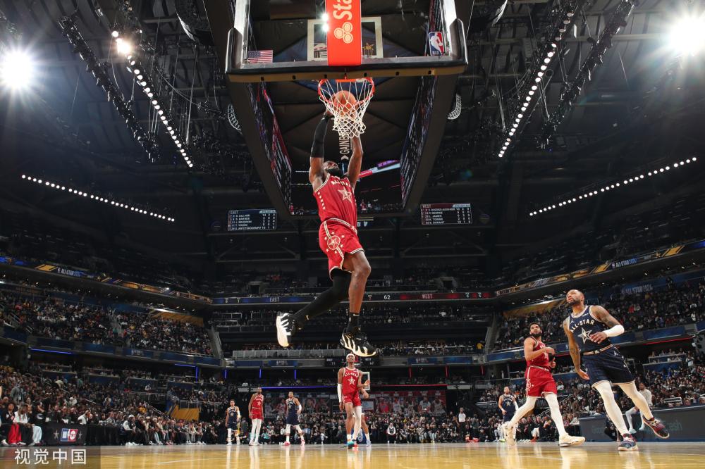 出滑雪运动 出滑雪运动